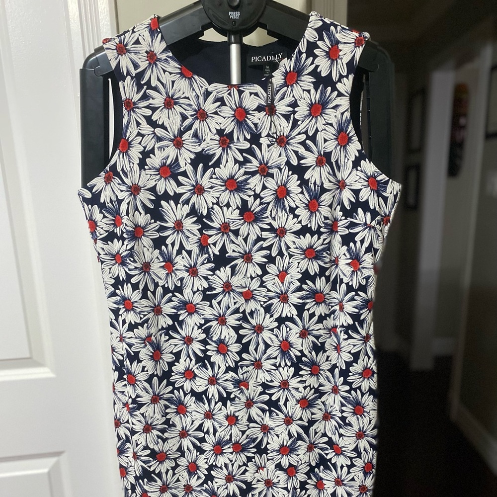 Sz M⭐️🇨🇦Nwt Piccadilly Mod Flower Daisy Stretch Dress. Summer 2022